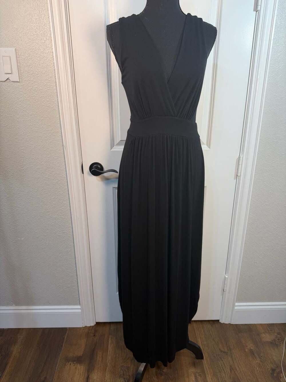 Fraiche by J Black Sleeveless V-Neck Maxi Dress Size M